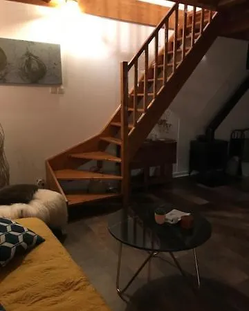 Maison Individuelle Avec Piscine Entouree De Montagnes *